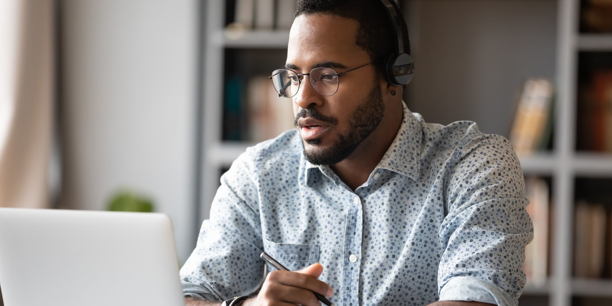 customer-service-banner.jpg