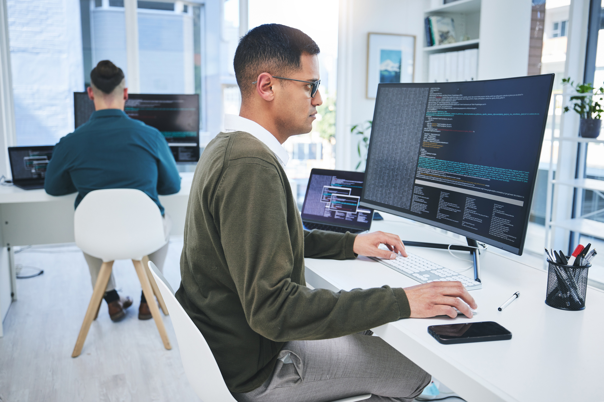 safeguard-success-and-scalability-through-secure-cloud-modernization-and-migration-2.jpg