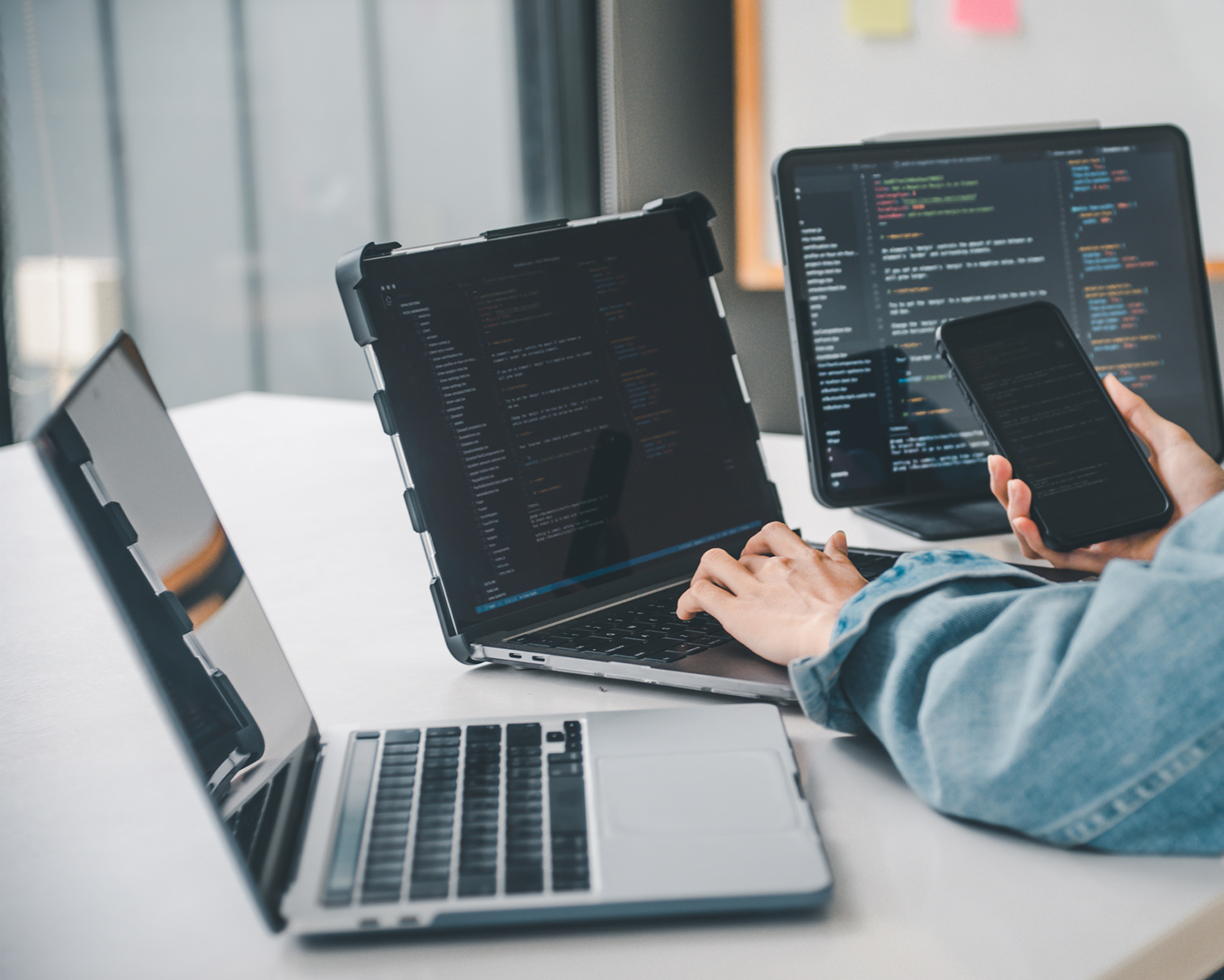 software-testing-trends-in-2024-article-hero-banner.jpg